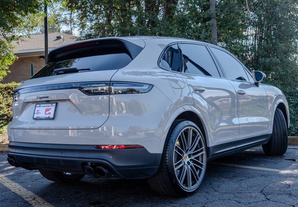 Used 2022 Porsche Cayenne Platinum Edition image 29