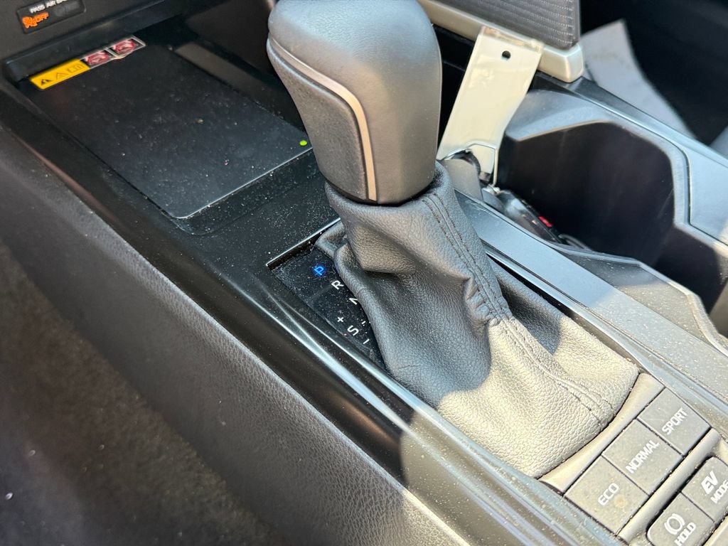 Used 2026 Toyota Camry SE FWD image 30