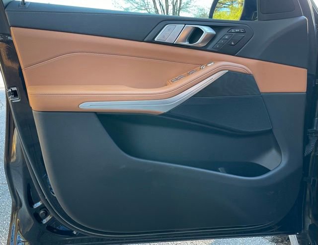 Used 2022 BMW X7 xDrive40i w/ M Sport Package image 13