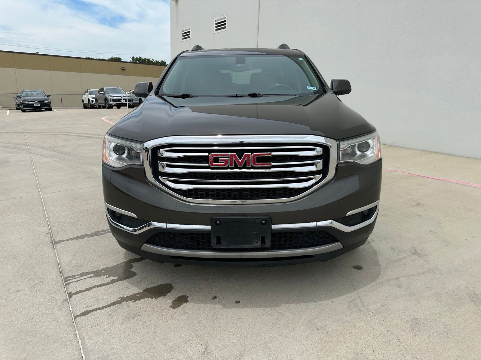 Used 2019 GMC Acadia SLT FWD image 2