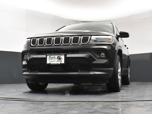 Used 2024 Jeep Compass Latitude w/ Sun and Sound Group image 20