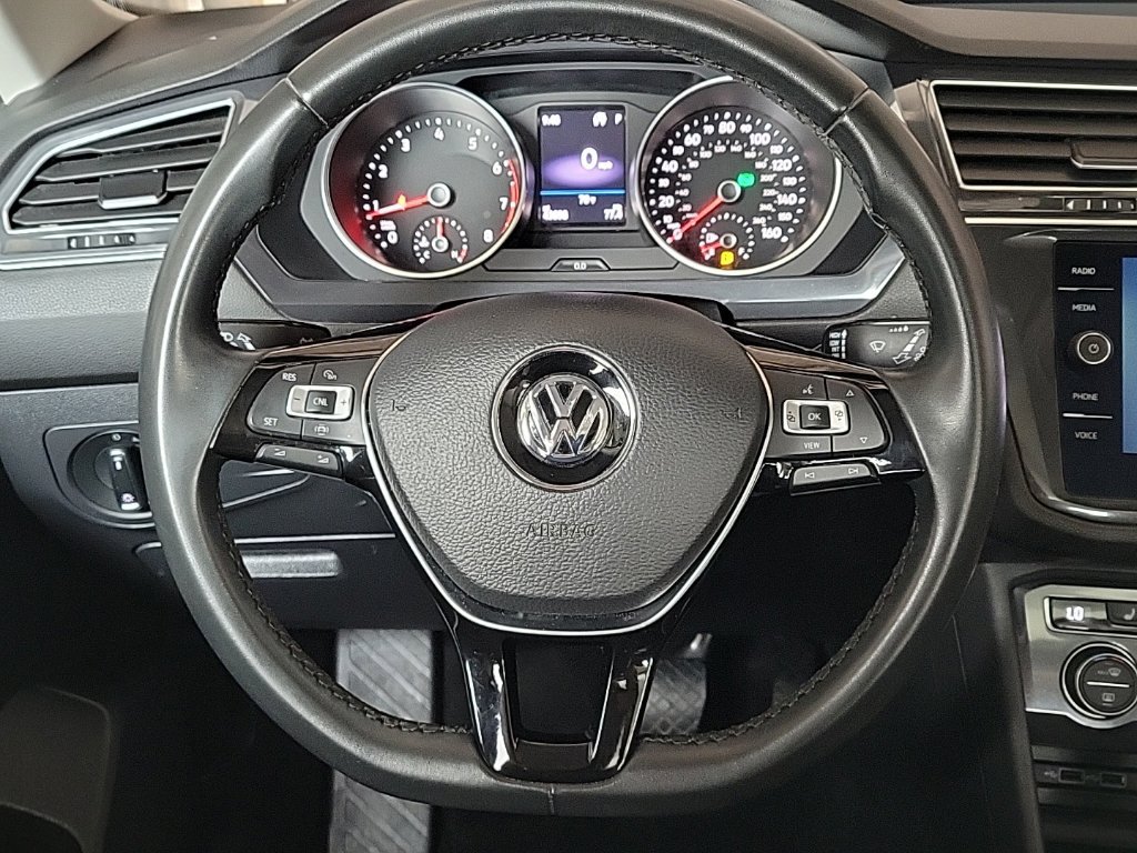 Used 2020 Volkswagen Tiguan SE w/ Panoramic Sunroof Package AWD/4WD image 20
