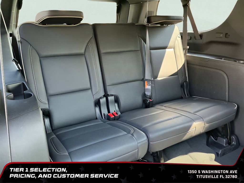 Used 2025 Chevrolet Suburban Premier RWD image 17