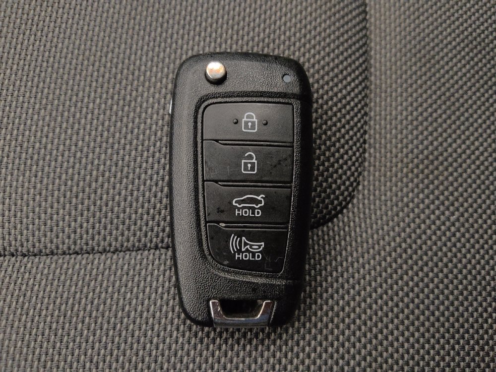 Used 2024 Hyundai Elantra SE FWD image 32