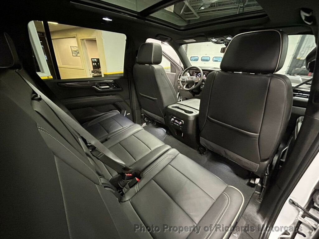 Used 2025 GMC Yukon XL Elevation AWD/4WD image 30