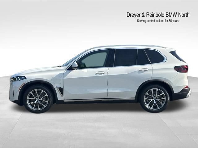 New 2026 BMW X5 xDrive50e w/ Premium Package AWD/4WD image 2