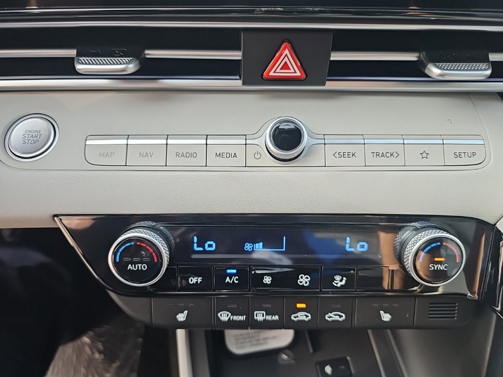 New 2026 Hyundai Elantra Limited FWD image 19