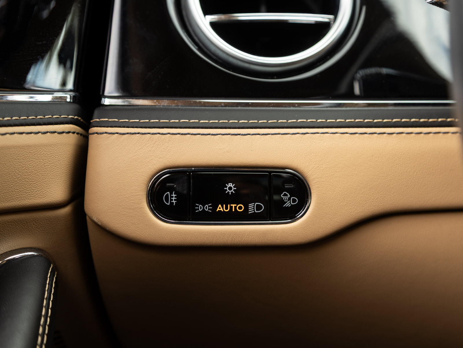 Used 2022 Bentley Flying Spur V8 AWD/4WD image 17