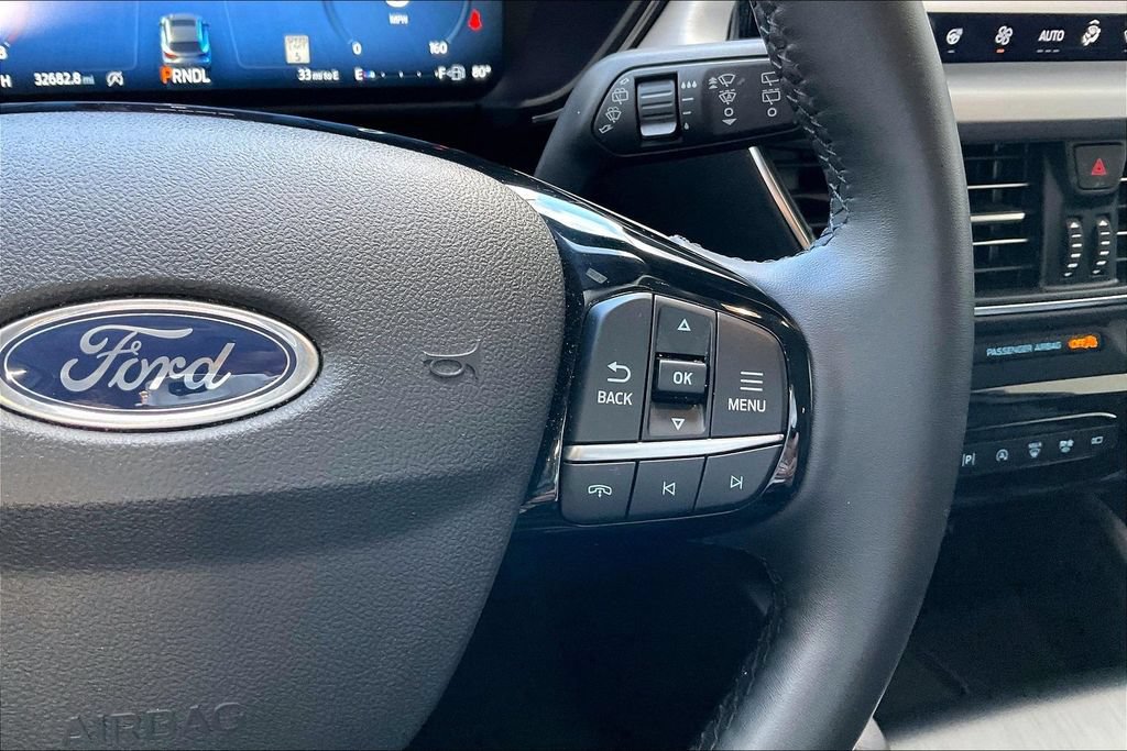 Used 2024 Ford Escape Platinum AWD/4WD image 9