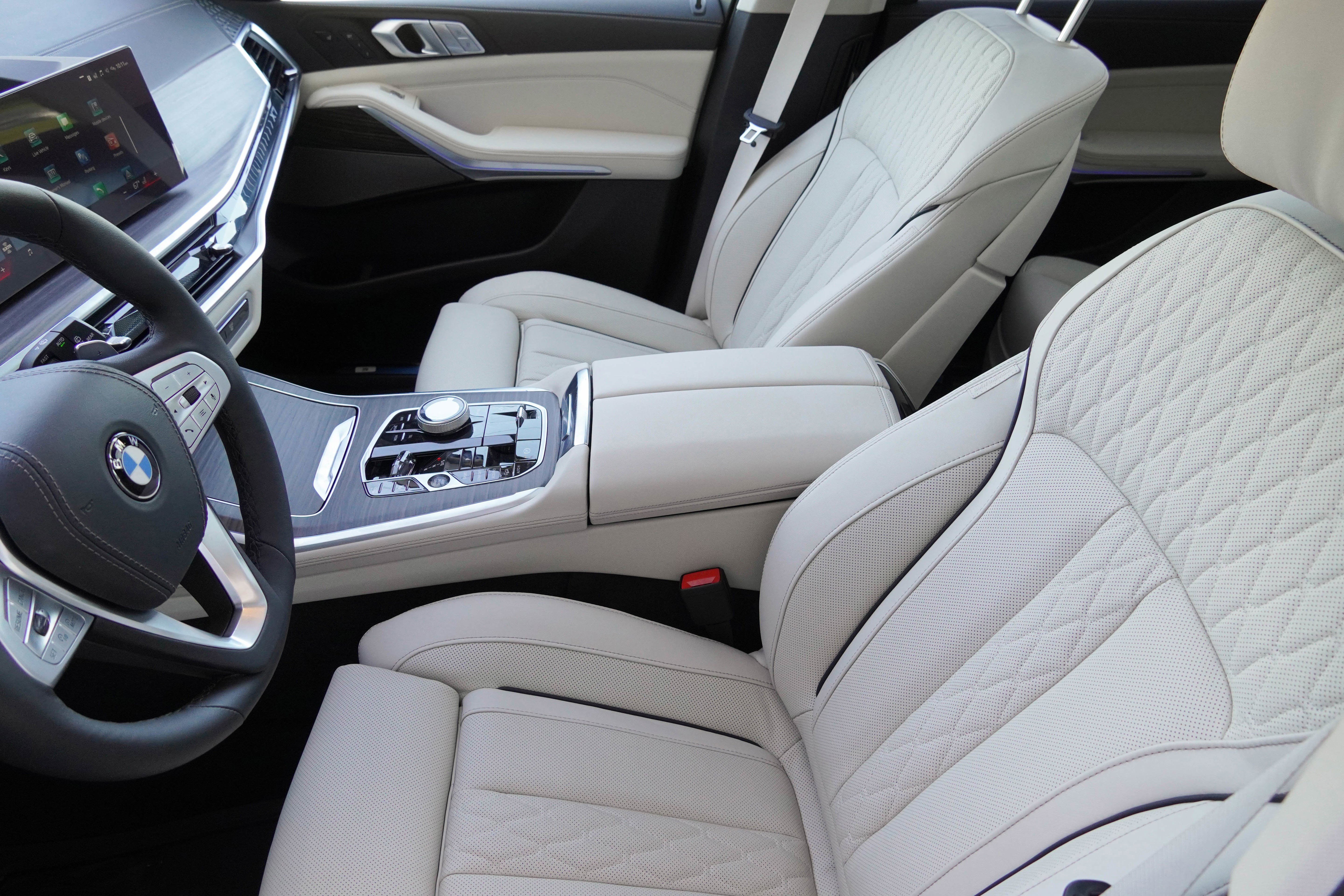 Used 2026 BMW X7 xDrive40i w/ Executive Package image 11