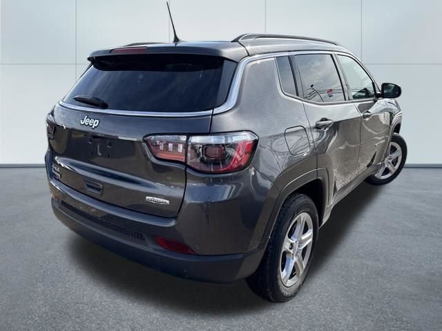 Used 2023 Jeep Compass Latitude image 7