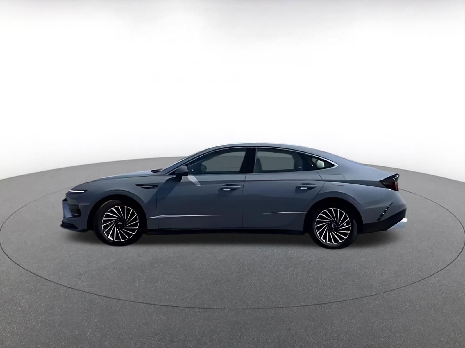 Used 2025 Hyundai Sonata SEL FWD image 12