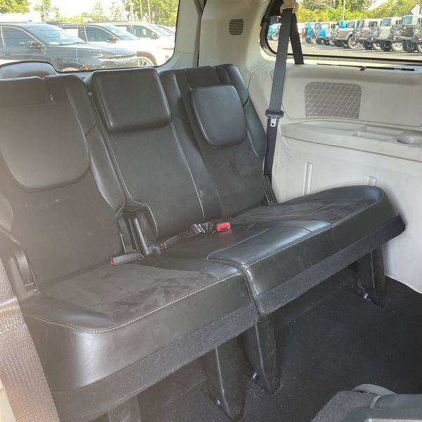 Used 2015 Chrysler Town & Country Limited FWD image 23