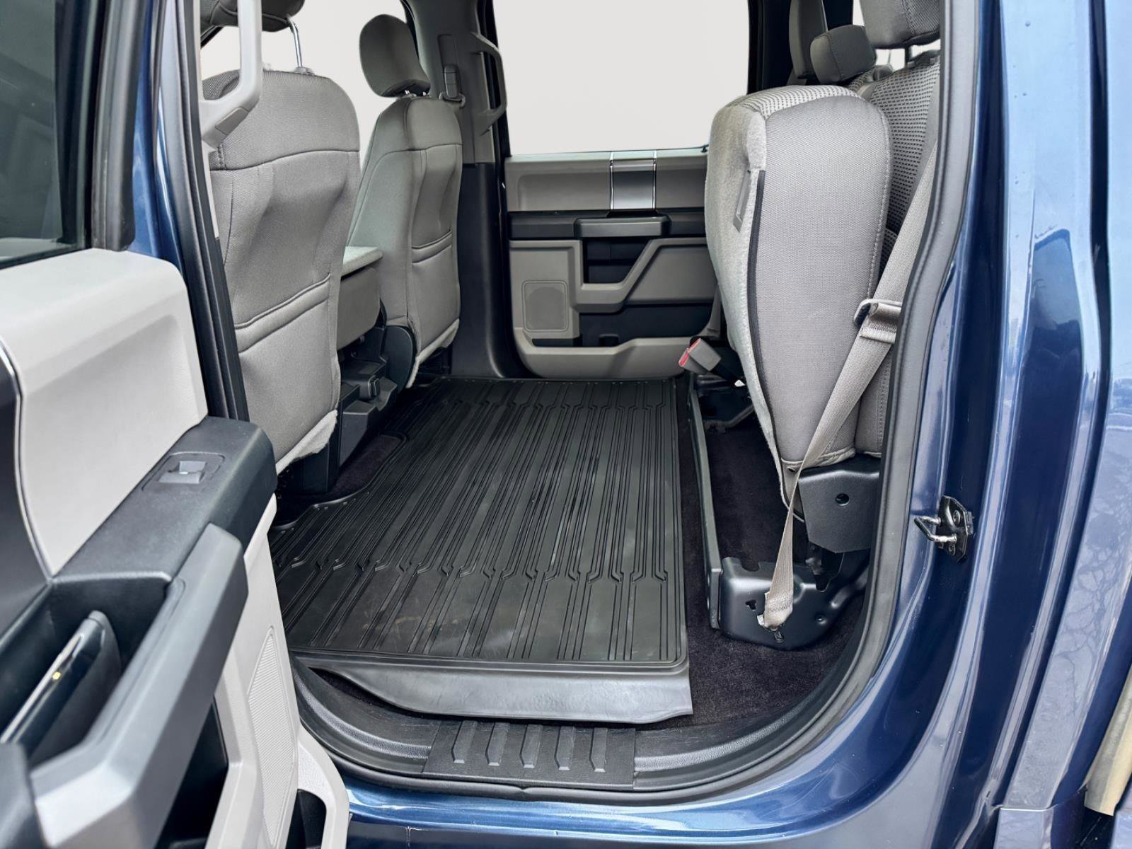 Used 2015 Ford F150 XLT w/ Equipment Group 302A Luxury image 27