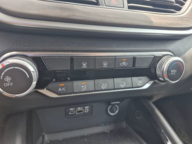 Used 2024 Nissan Altima 2.5 SV FWD image 16