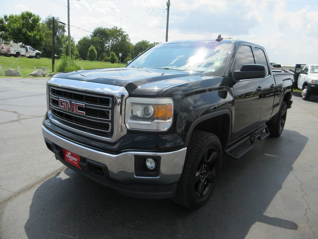 Used 2015 GMC Sierra 1500 SLE w/ SLE Value Package AWD/4WD image 11