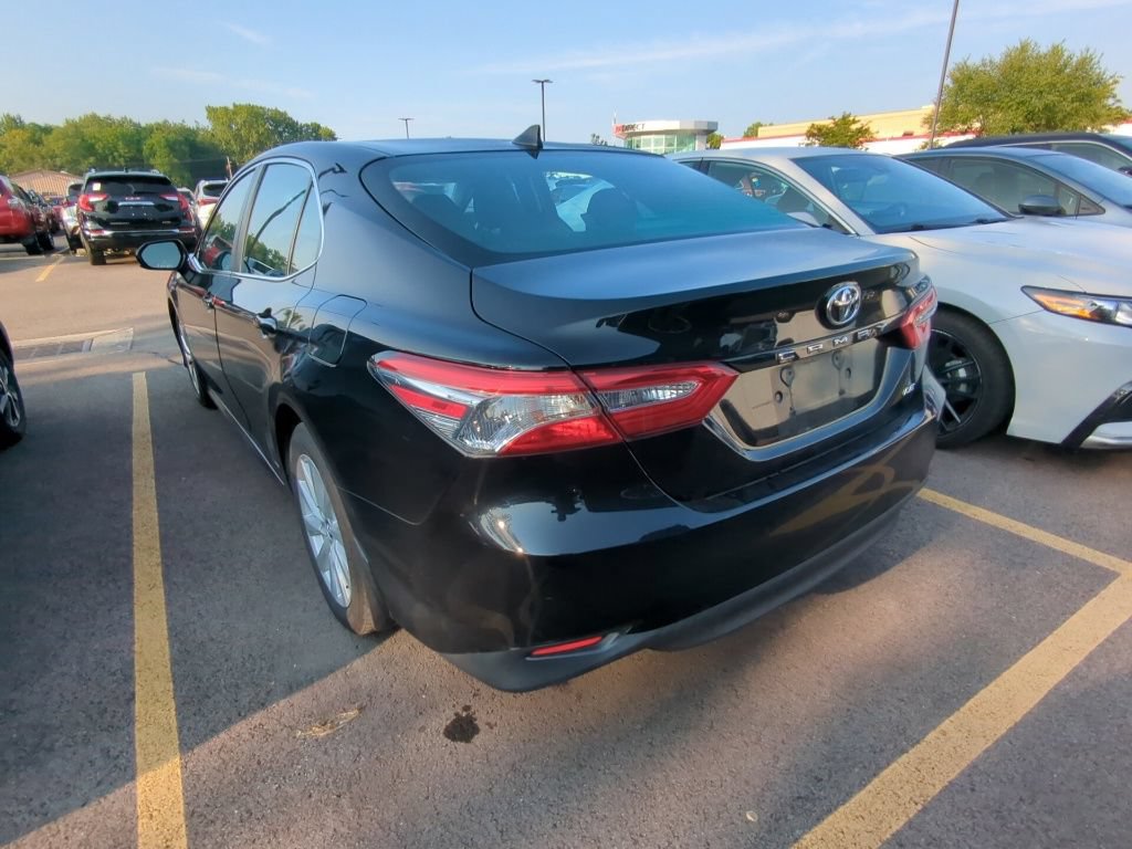 Used 2019 Toyota Camry LE FWD image 4