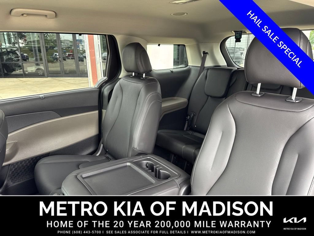 Used 2026 Kia Carnival EX FWD image 25