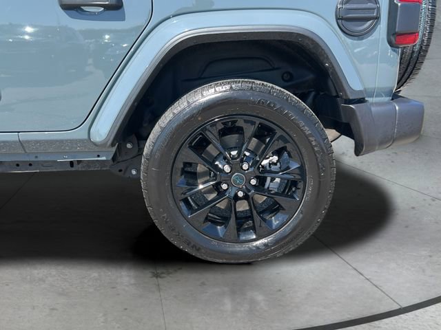 Used 2025 Jeep Wrangler Unlimited Sahara w/ Safety Group image 28