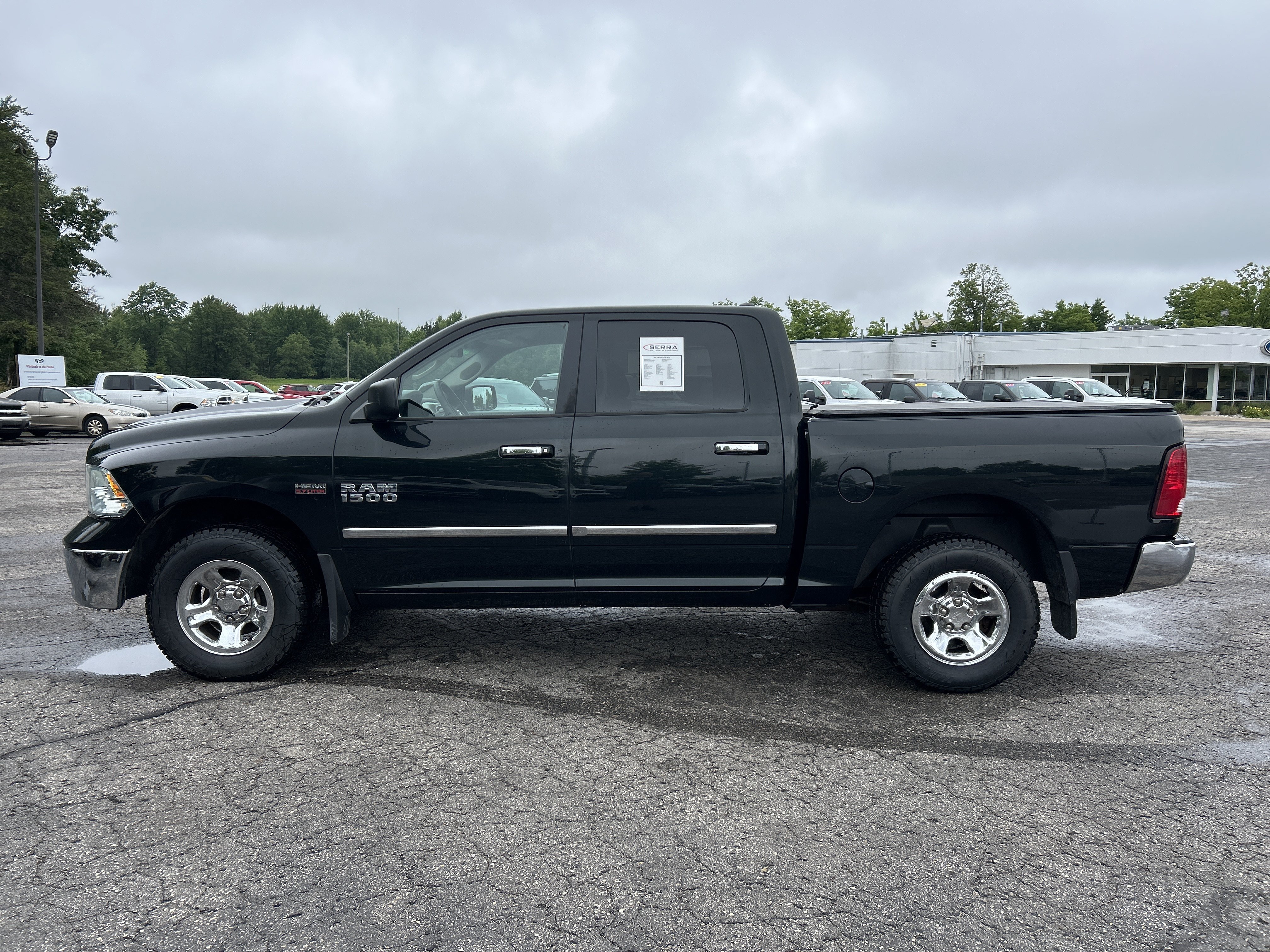 Used 2017 RAM 1500 Classic SLT AWD/4WD image 7