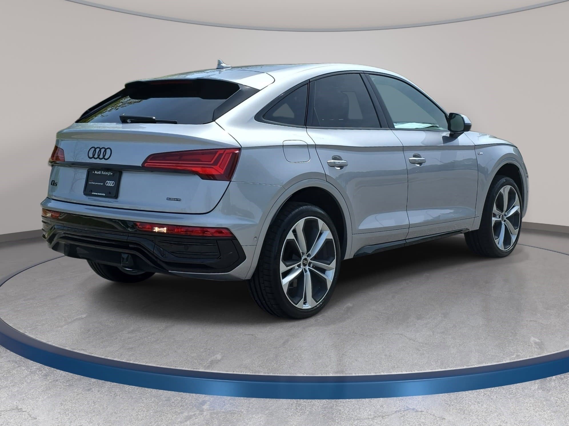 Used 2025 Audi Q5 Prestige w/ Prestige Package image 5