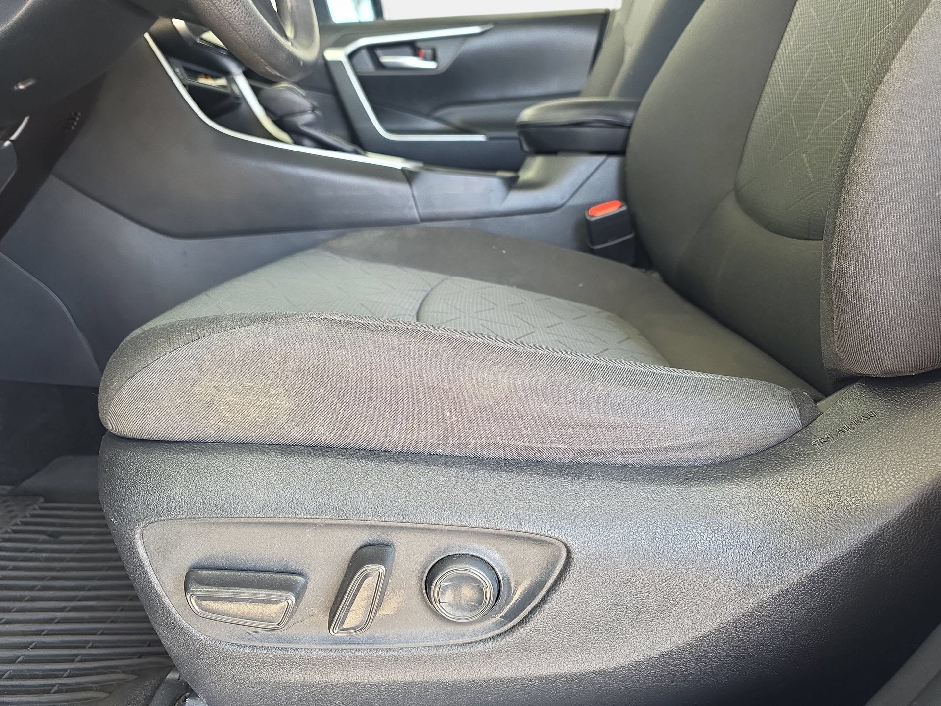 Used 2023 Toyota RAV4 XLE w/ Convenience Package FWD image 28