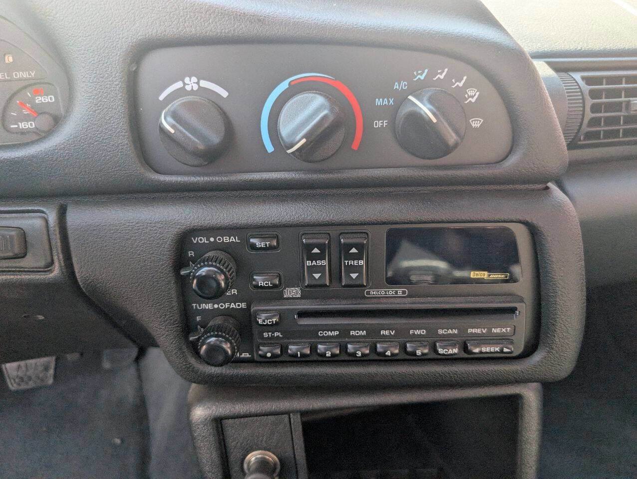 Used 1995 Chevrolet Camaro Z28 image 10