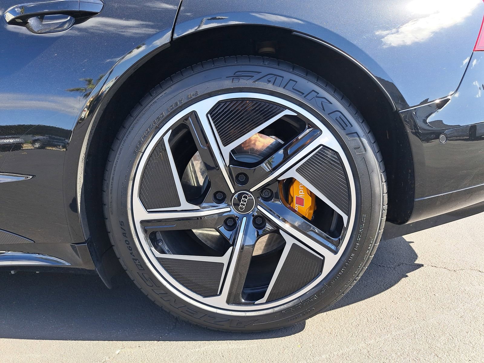 Used 2024 Audi RS e-tron GT w/ Carbon Performance Package image 36