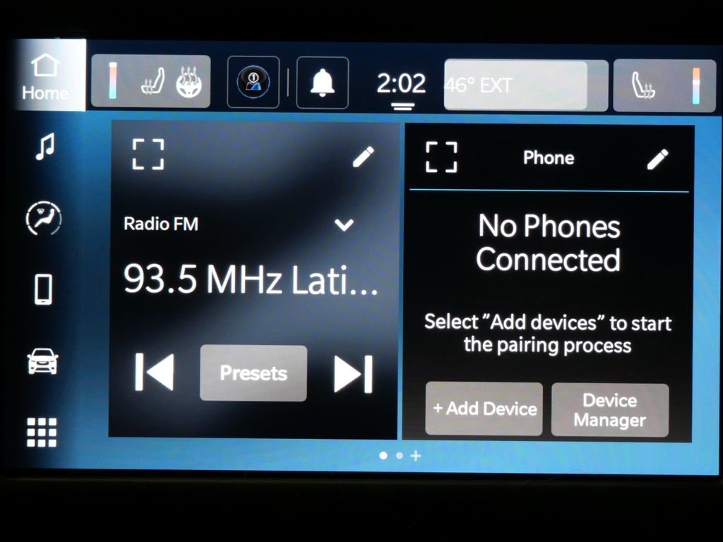 Used 2022 Chrysler Voyager LX image 17