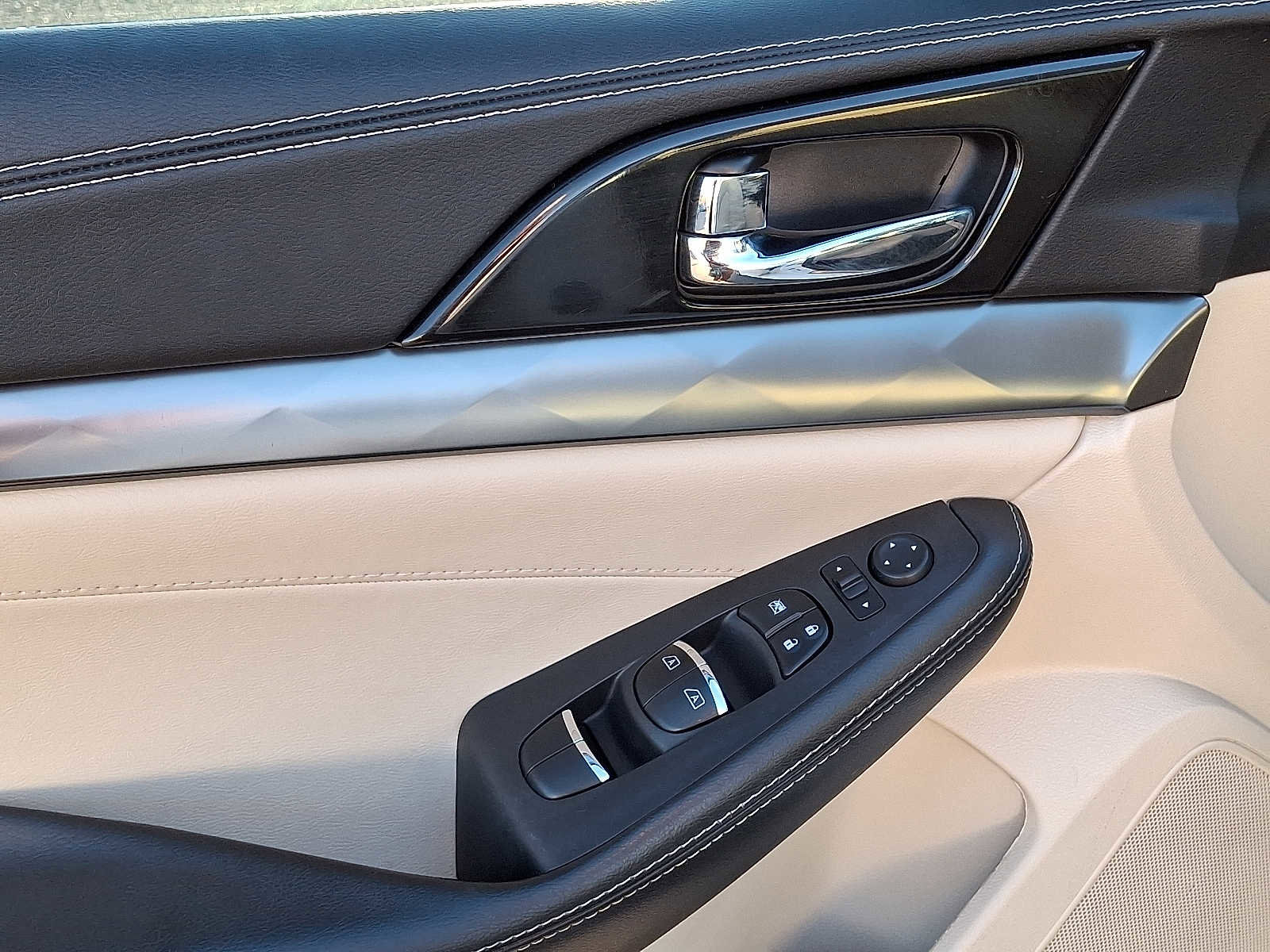 Used 2019 Nissan Maxima 3.5 SL w/ Floor Mat Group image 12