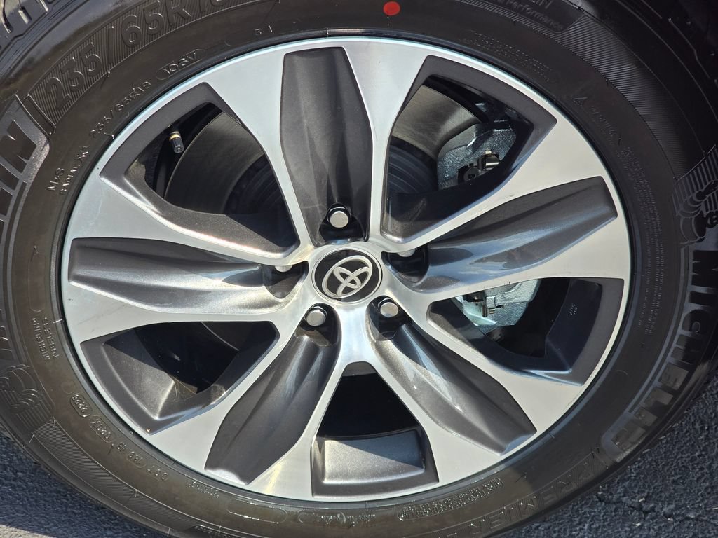 New 2026 Toyota Highlander XLE AWD/4WD image 10