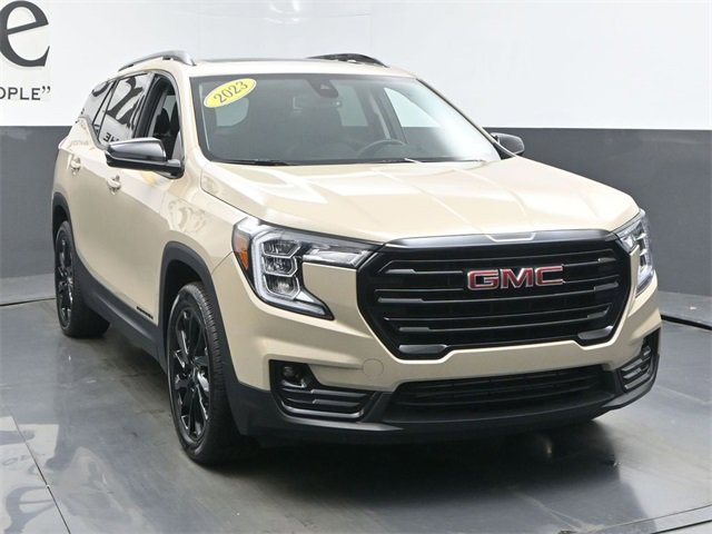 Used 2023 GMC Terrain SLT w/ Elevation Edition image 50