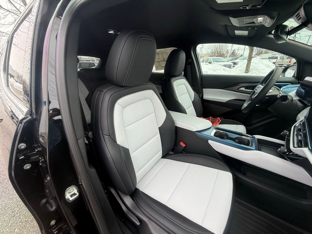 New 2026 Chevrolet Equinox EV LT FWD image 23