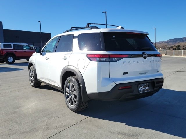 New 2025 Nissan Pathfinder SV image 3