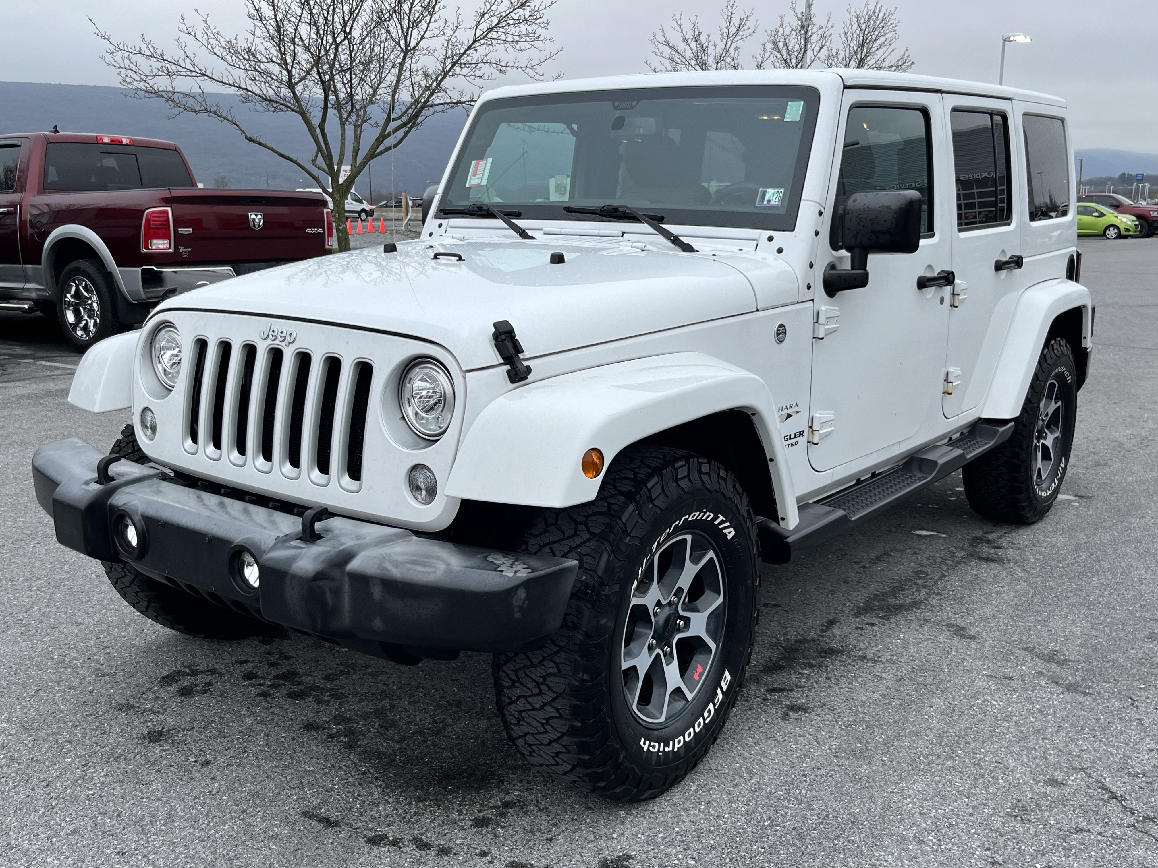 Used 2017 Jeep Wrangler Unlimited Sahara w/ Dual Top Group image 5