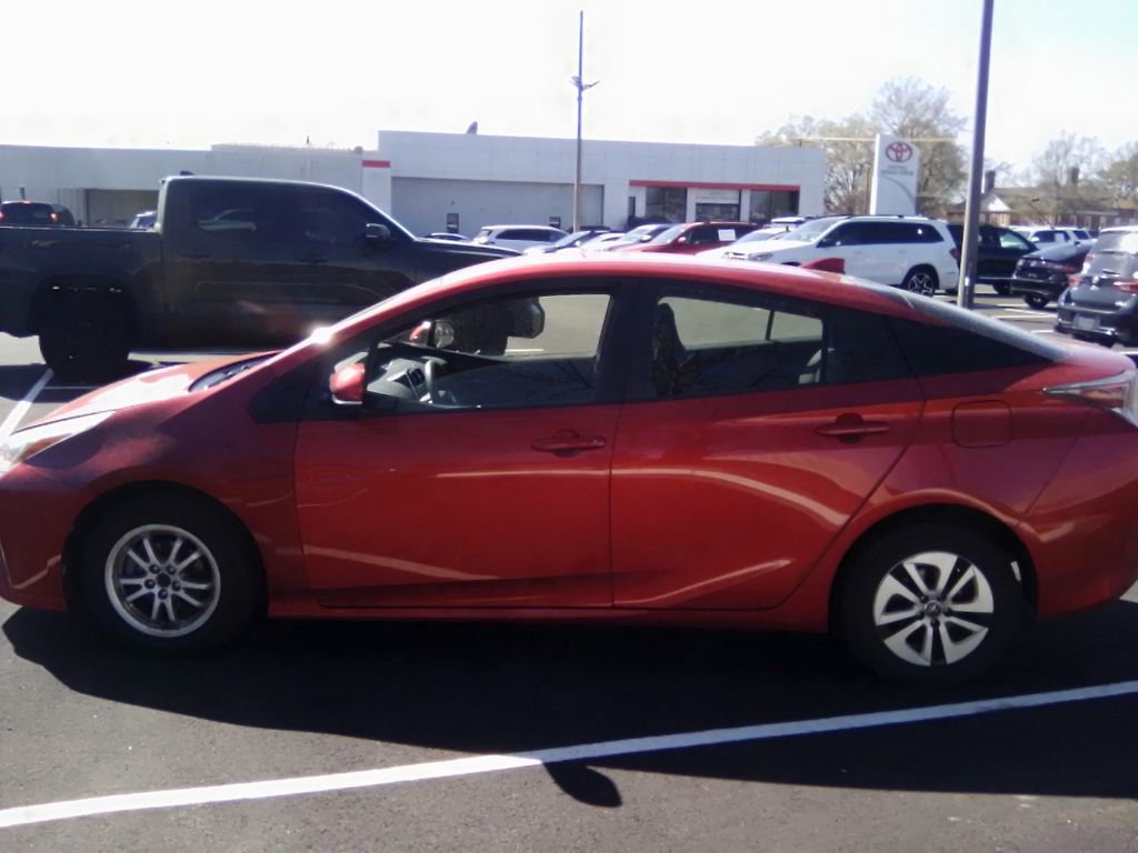 Used 2016 Toyota Prius Two image 8