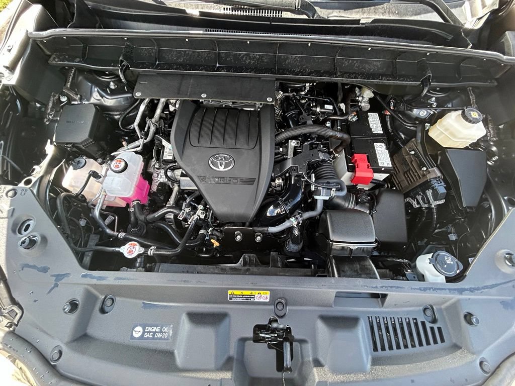 Used 2025 Toyota Highlander LE AWD/4WD image 31
