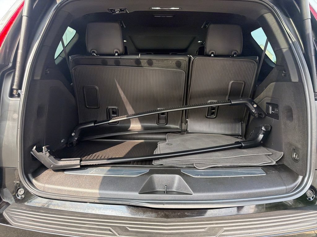 Certified 2023 Cadillac Escalade Premium Luxury w/ Performance Package AWD/4WD image 15