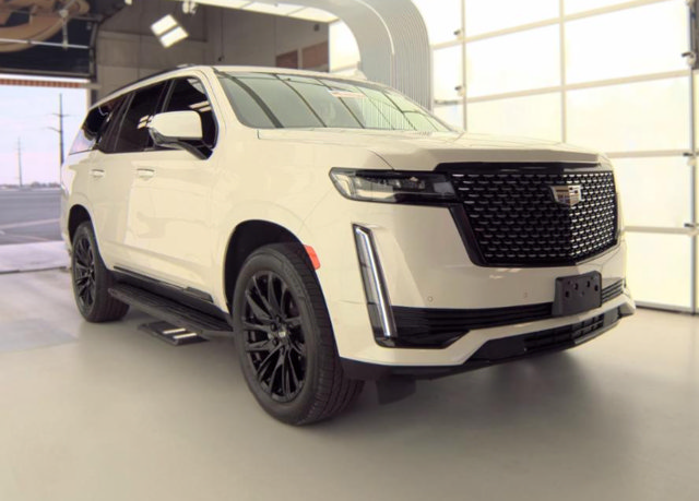 Used 2021 Cadillac Escalade Premium Luxury AWD/4WD image 5