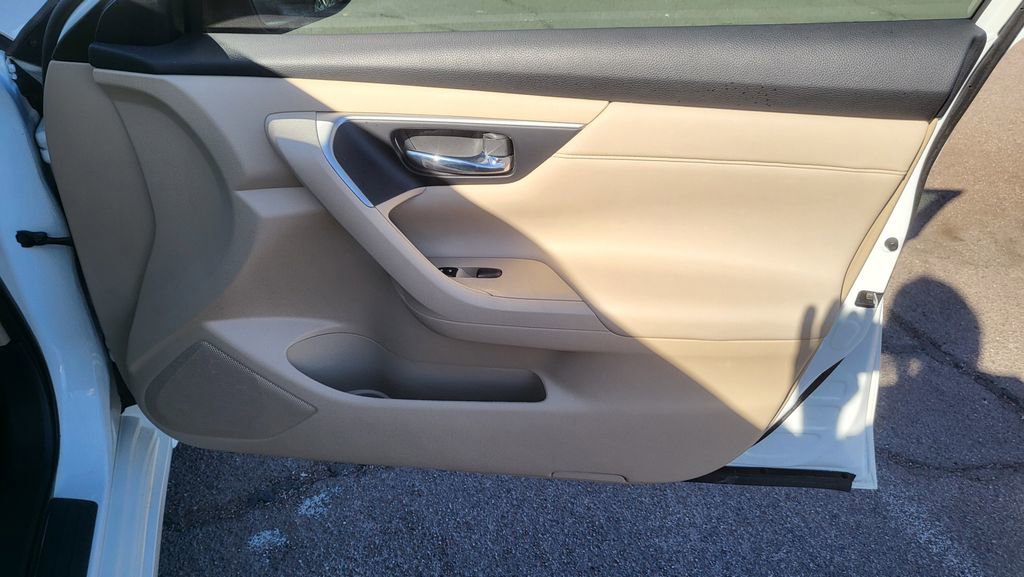 Used 2015 Nissan Altima 2.5 S w/ Power Driver Seat Package image 16
