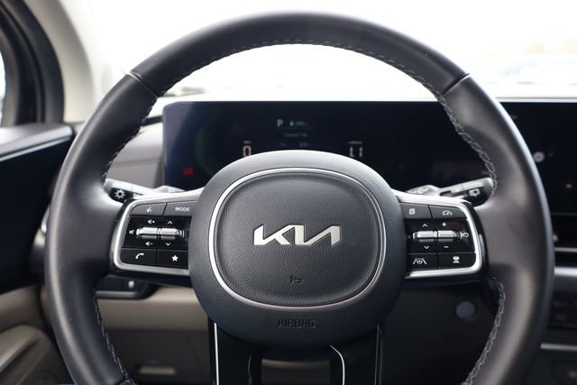 Certified 2025 Kia Carnival image 14