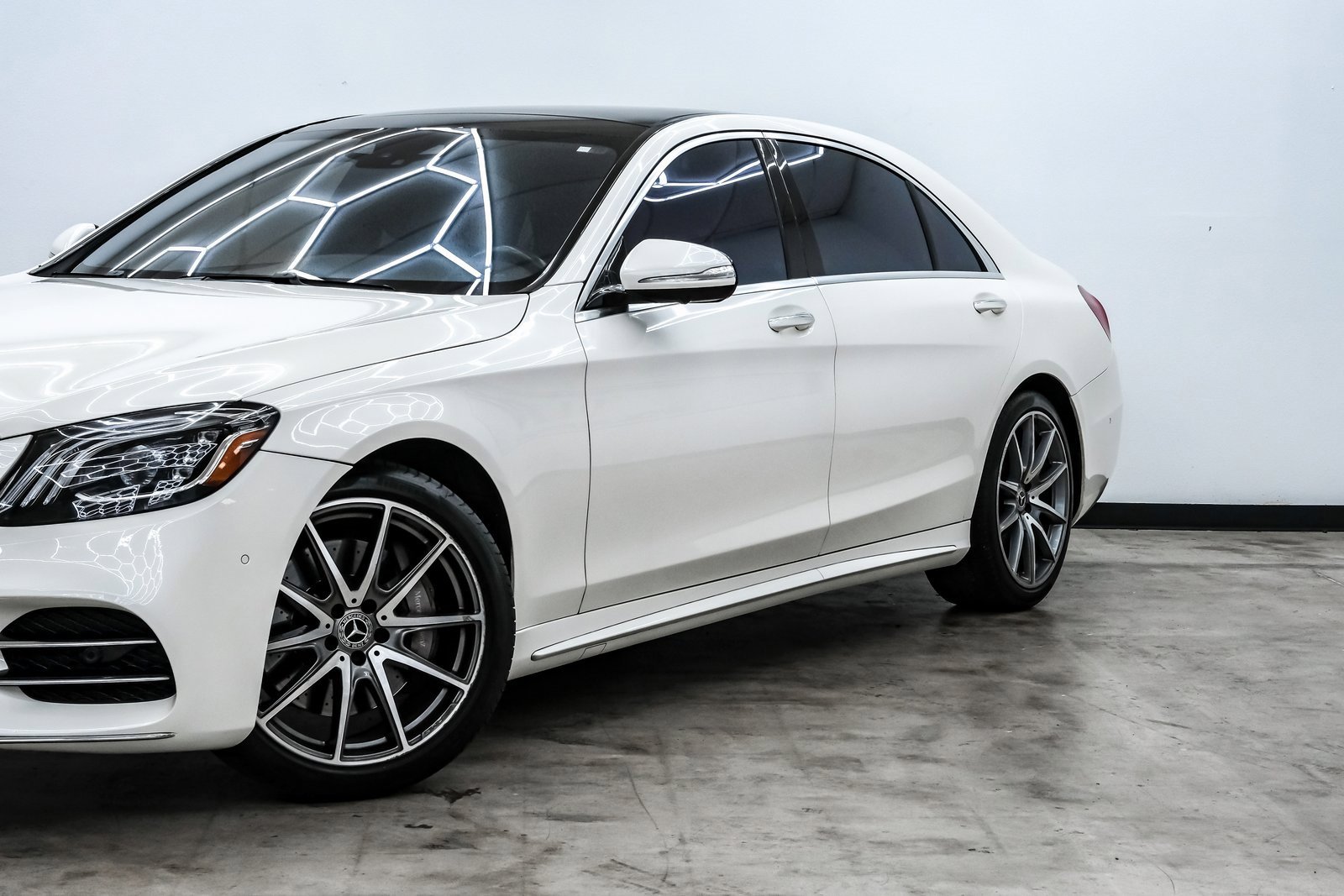 Used 2019 Mercedes-Benz S 450 Sedan image 3