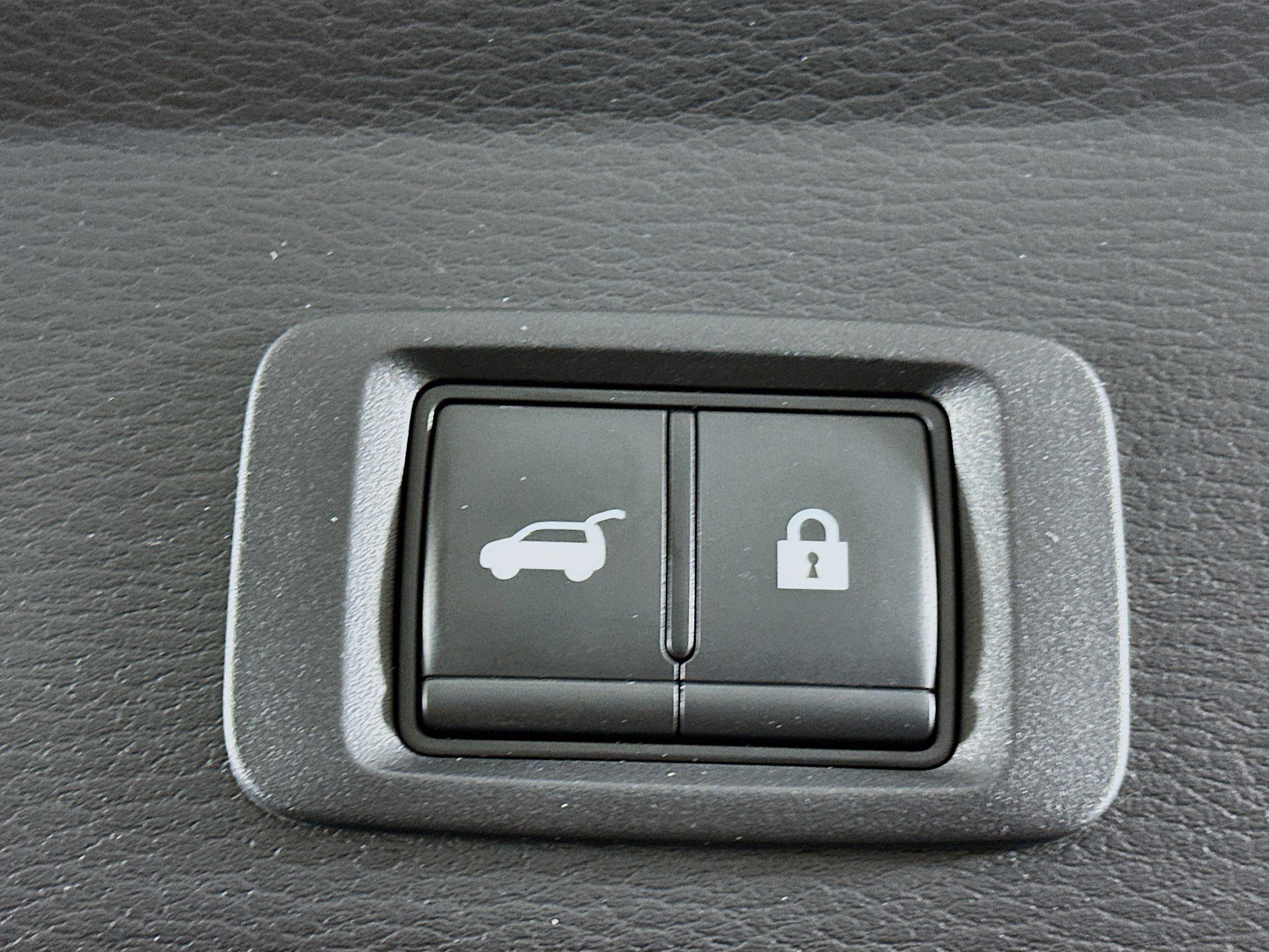 Used 2024 Mitsubishi Outlander SE image 31