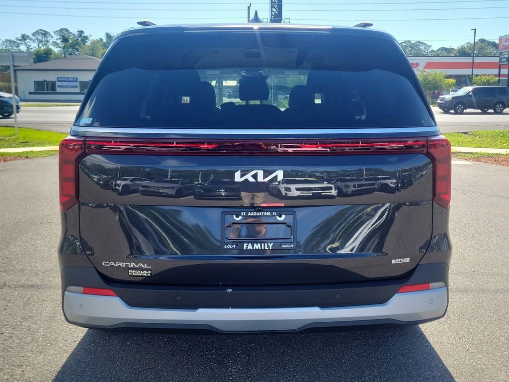 New 2026 Kia Carnival EX FWD image 5