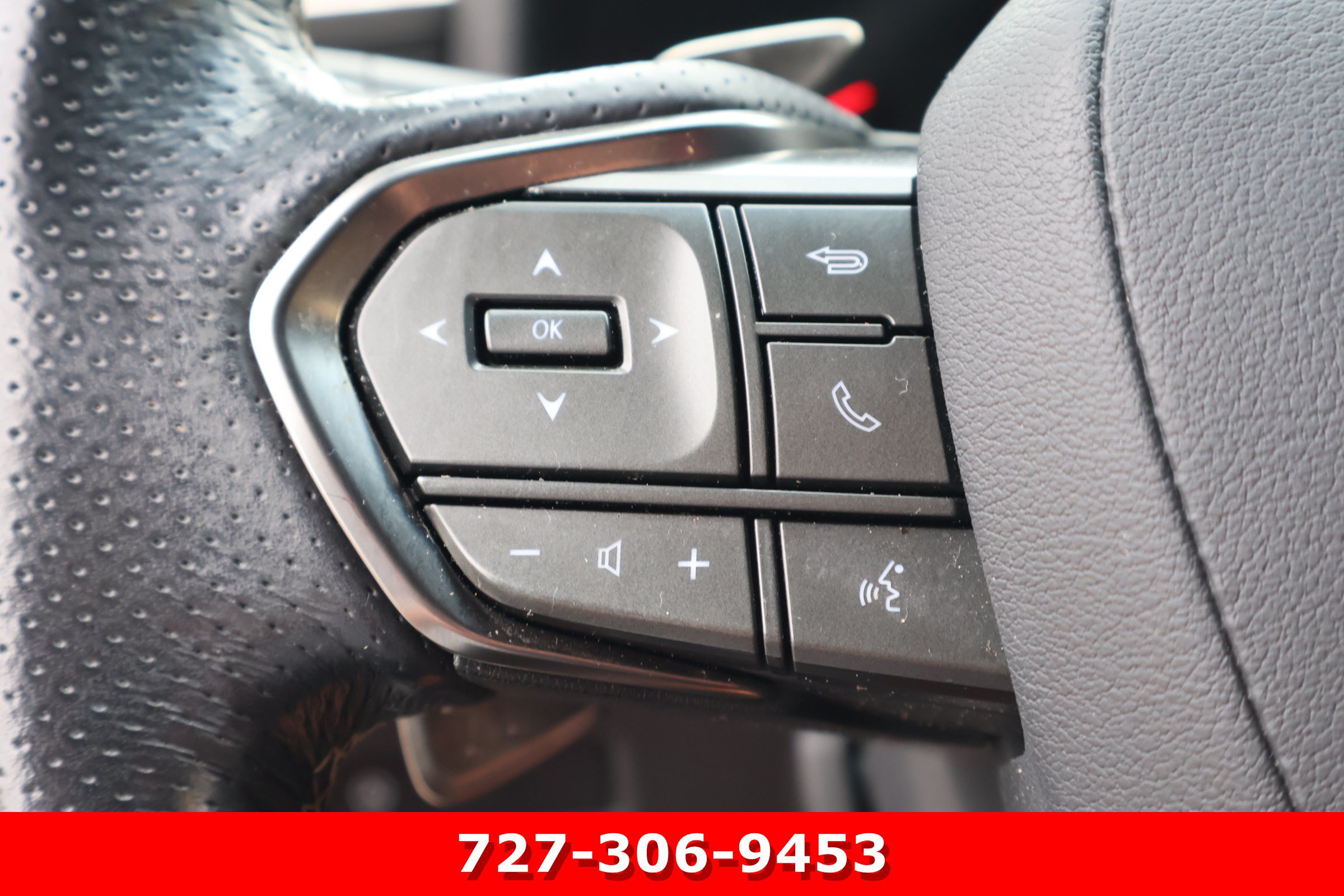 Used 2022 Lexus LX 600 F Sport w/ Accessory Package (Z1) AWD/4WD image 28