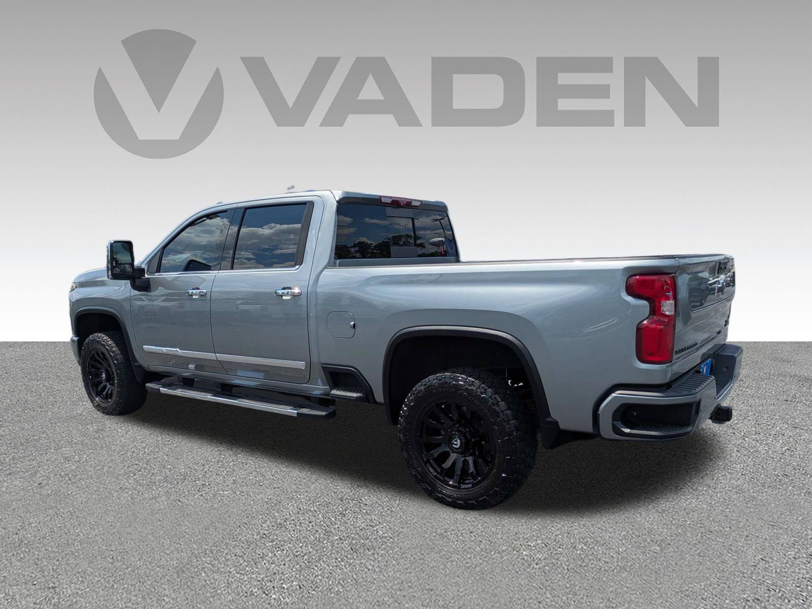 Certified 2024 Chevrolet Silverado 3500 High Country w/ High Country Premium Package AWD/4WD image 27