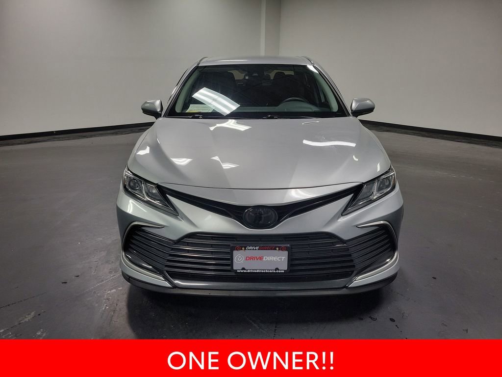 Used 2023 Toyota Camry LE image 3