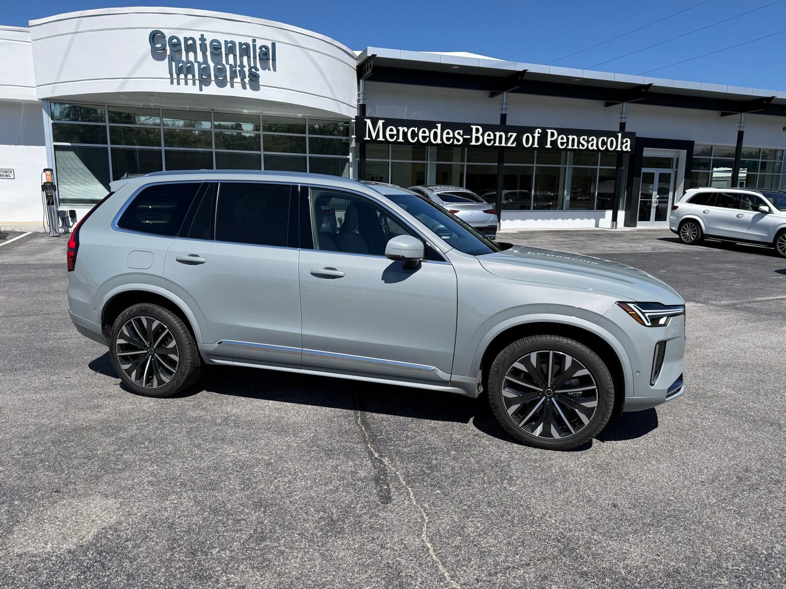 Used 2026 Volvo XC90 B6 Plus w/ Protection Package Premier image 2