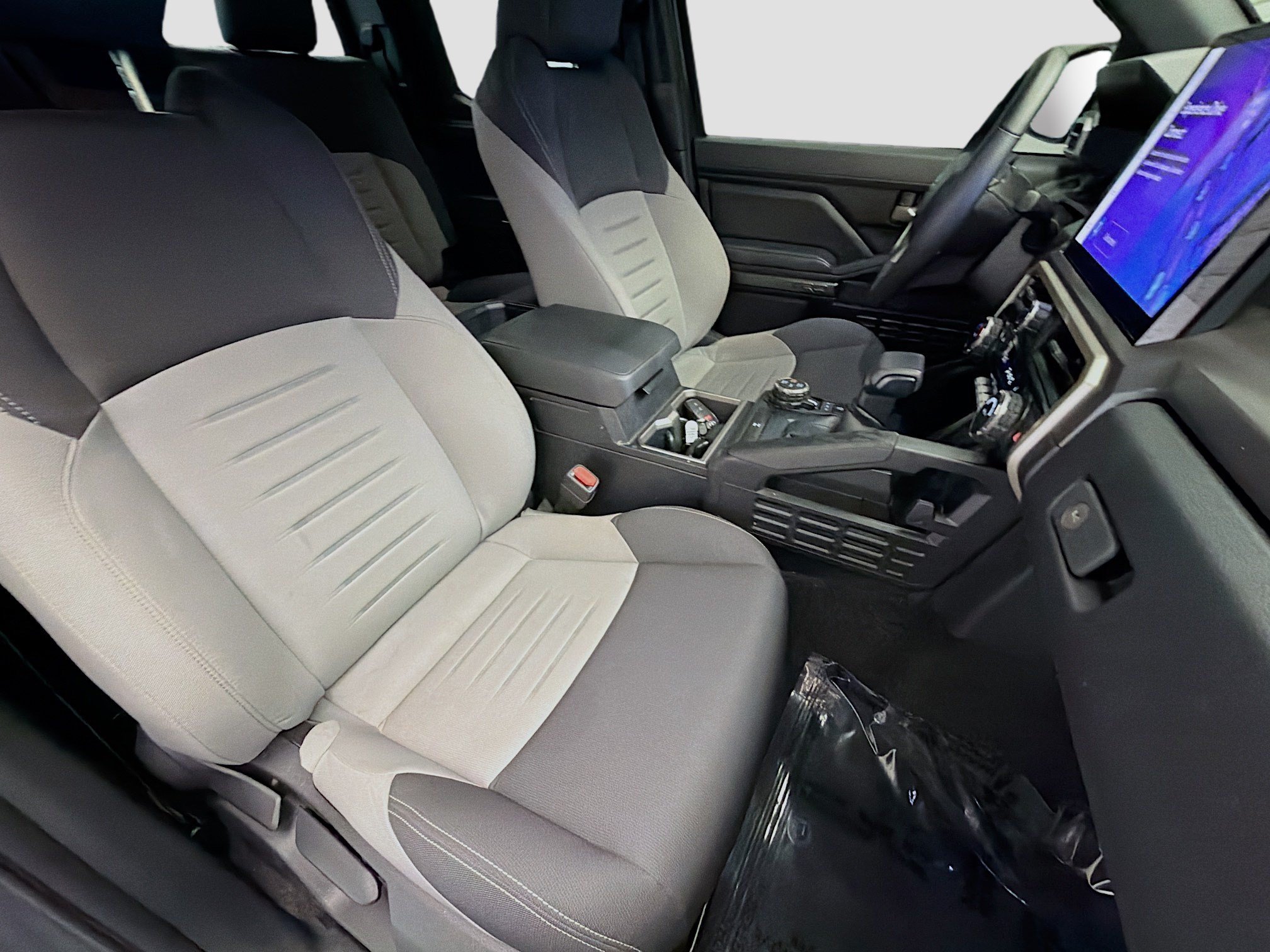 Used 2024 Toyota Tacoma TRD Off-Road AWD/4WD image 15