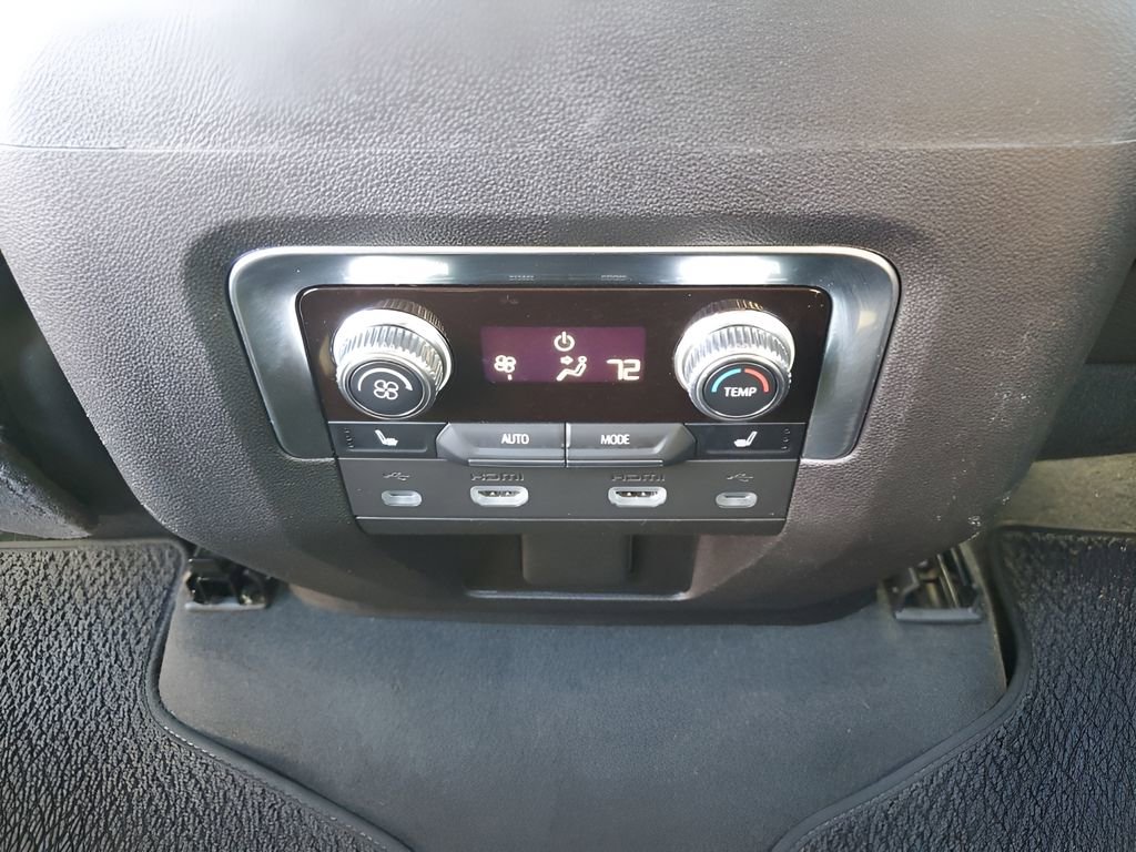 Used 2021 GMC Yukon Denali w/ Denali Premium Package image 22